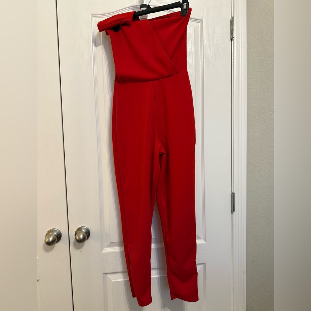 Boohoo Vibrant Red One Shoulder Jumpsuit - S